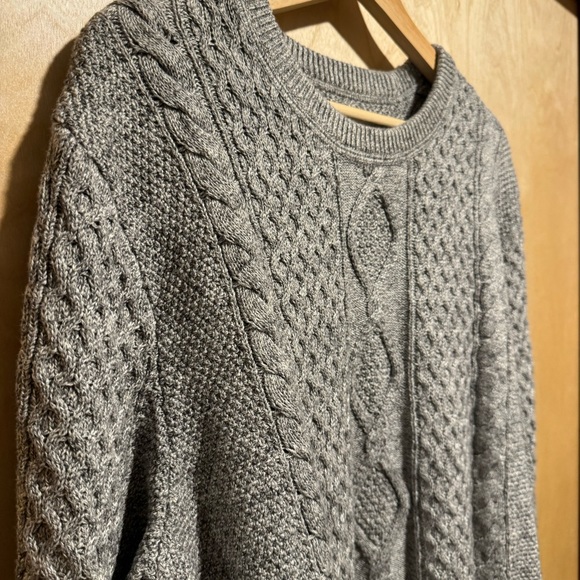 Gap Cable Knit Sweater - Picture 2 of 7